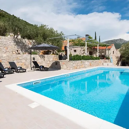 Ferienhaus Fuer 4 Personen Und 1 Kind In Stankovic Bei Orebic, Dalmatien Sueddalmatien
