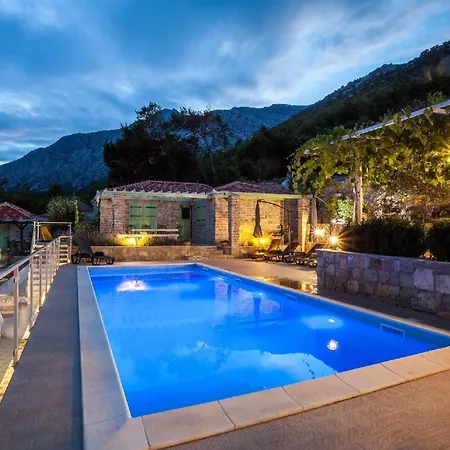 Hébergement de vacances Ferienhaus Fuer 4 Personen Und 1 Kind In Stankovic Bei Orebic, Dalmatien Sueddalmatien
