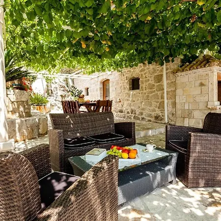 Hébergement de vacances Ferienhaus Fuer 4 Personen Und 1 Kind In Stankovic Bei Orebic, Dalmatien Sueddalmatien