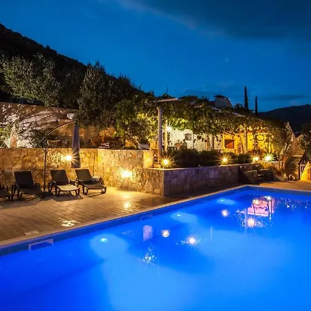 Ferienhaus Fuer 4 Personen Und 1 Kind In Stankovic Bei Orebic, Dalmatien Sueddalmatien