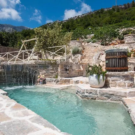 Ferienhaus Fuer 4 Personen Und 1 Kind In Stankovic Bei Orebic, Dalmatien Sueddalmatien بيت للعطل