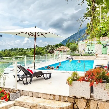 Ferienhaus Fuer 4 Personen Und 1 Kind In Stankovic Bei Orebic, Dalmatien Sueddalmatien Tatil Evi *